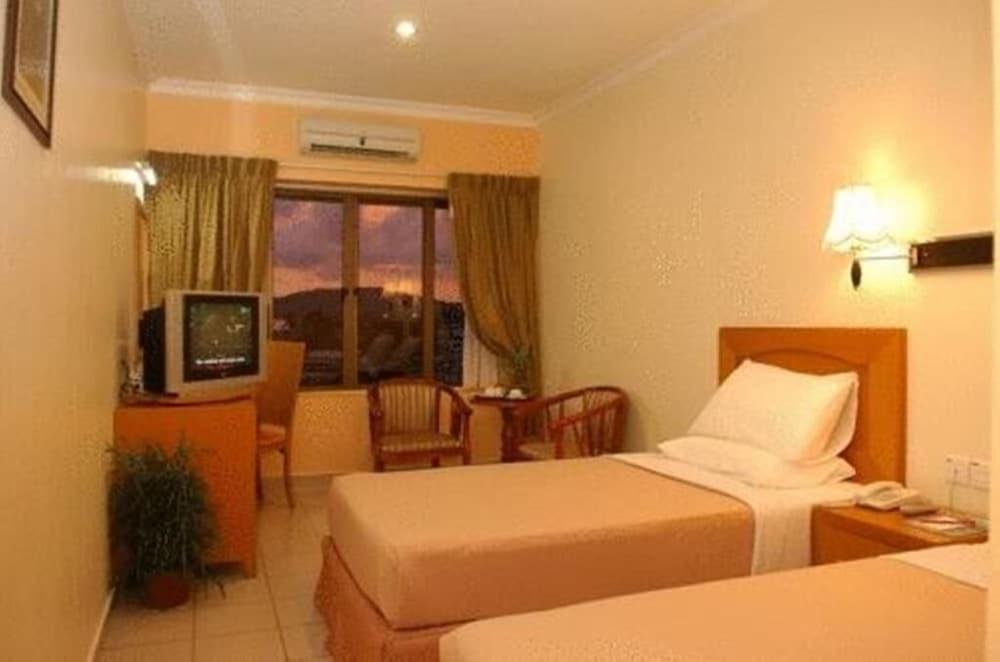 Megah D'Aru Hotel Kota Kinabalu Exterior photo